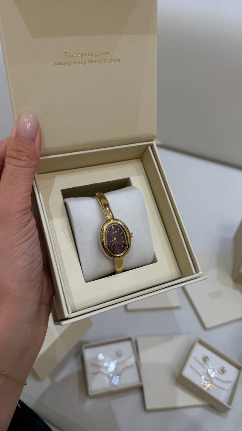 Customer photo review of Diana Gold Burgundy