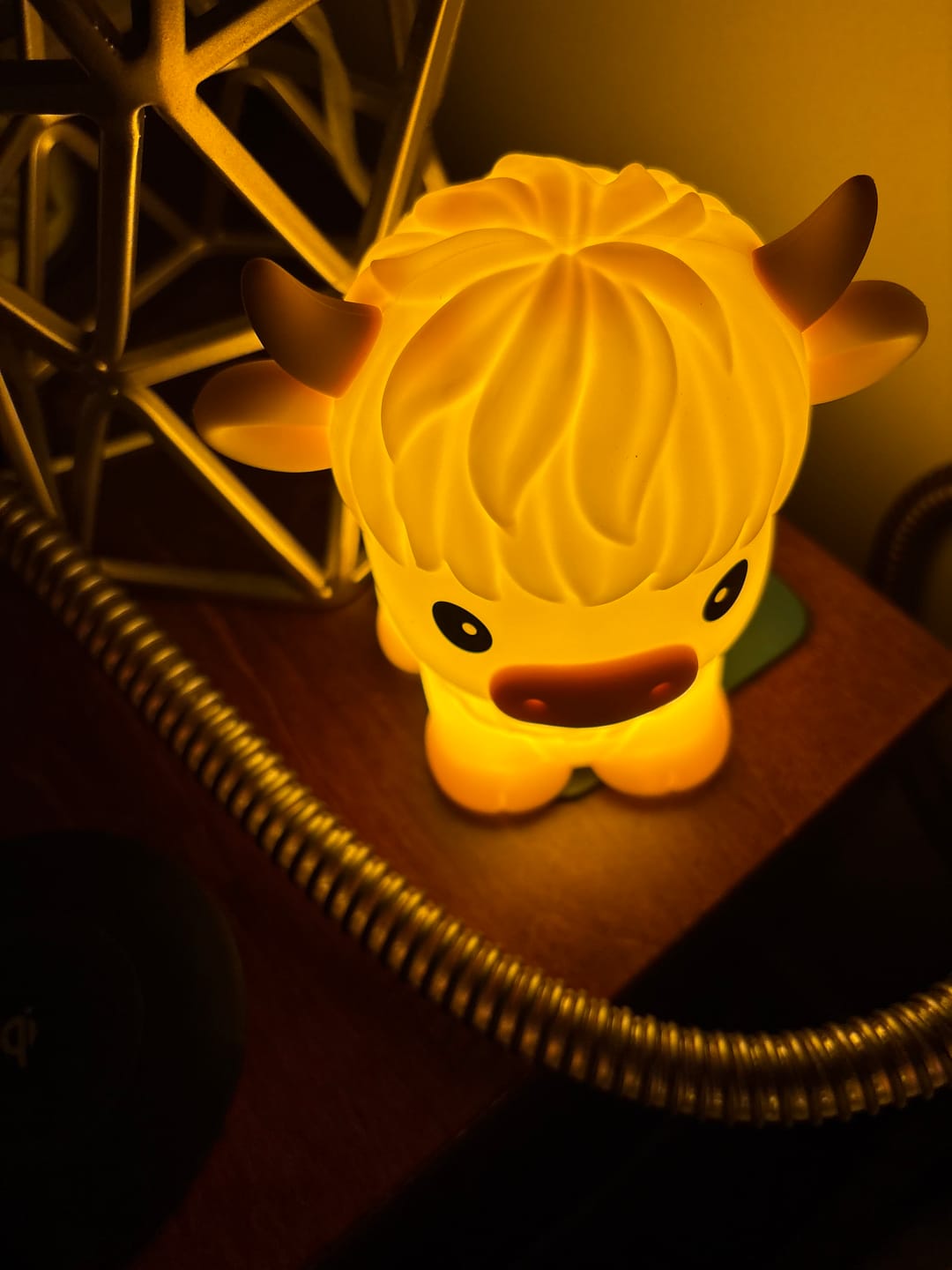 Customer photo review of MeWaii® Highland Cow Silicone Squishy LED Night Light - Perfect Gift for Kids and Girls