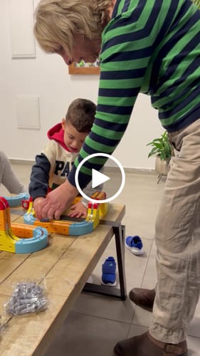 Customer video review of מודינו רייל - רכבת מגנטית חשמלית