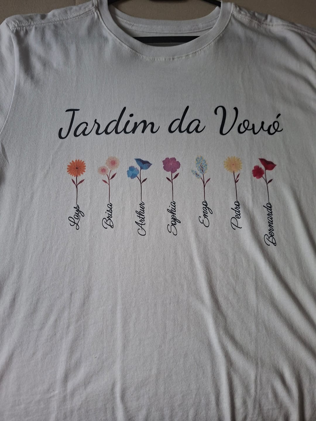 Customer photo review of Camiseta Personalizada Jardim da Vovó - BRANCA - Algodão 100%