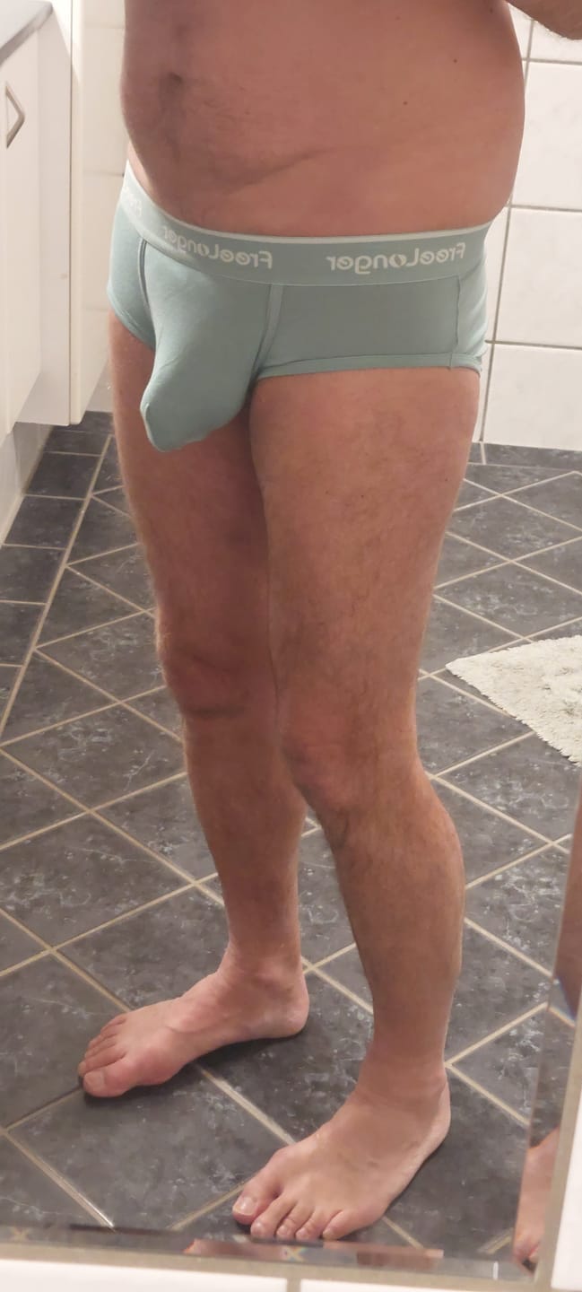 Customer photo review of FreeLonger Men's Comfy Separate Big Pouch Briefs