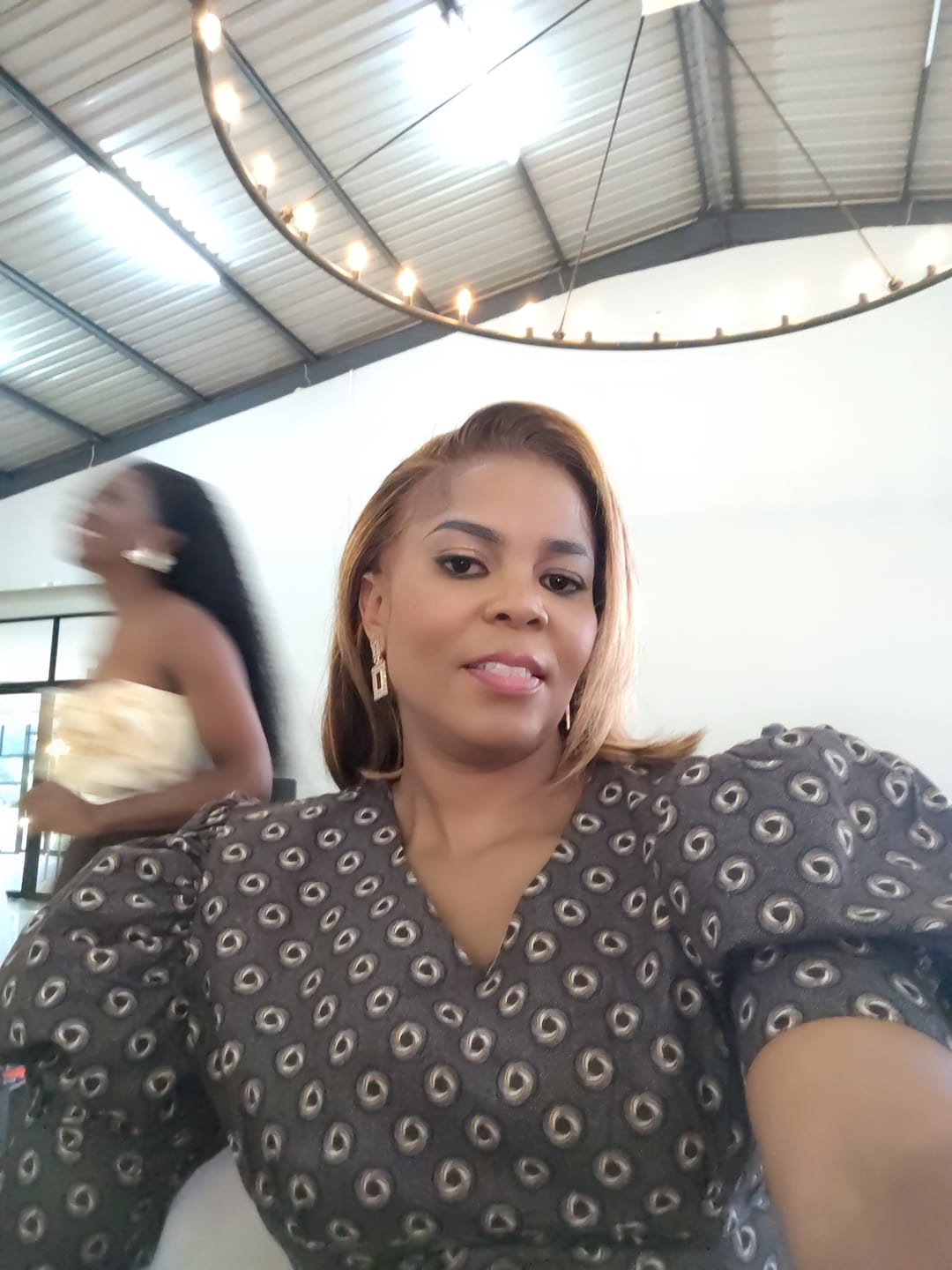 Customer photo review of Brazilian 13x4 Lace Frontal Wig Straight  Col 427 12 Inch