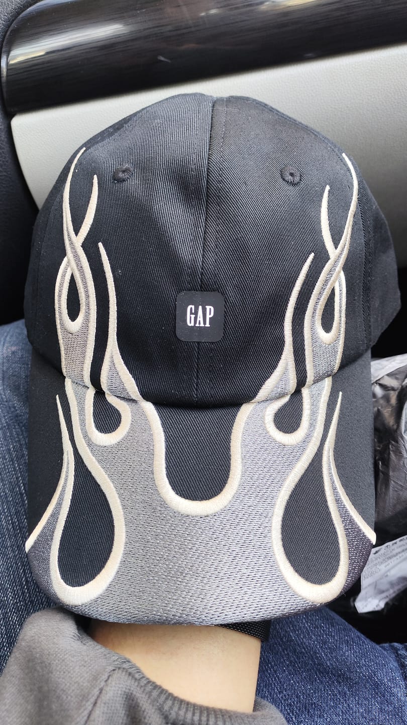 Customer photo review of Yeezy Flame Gap Cap G5