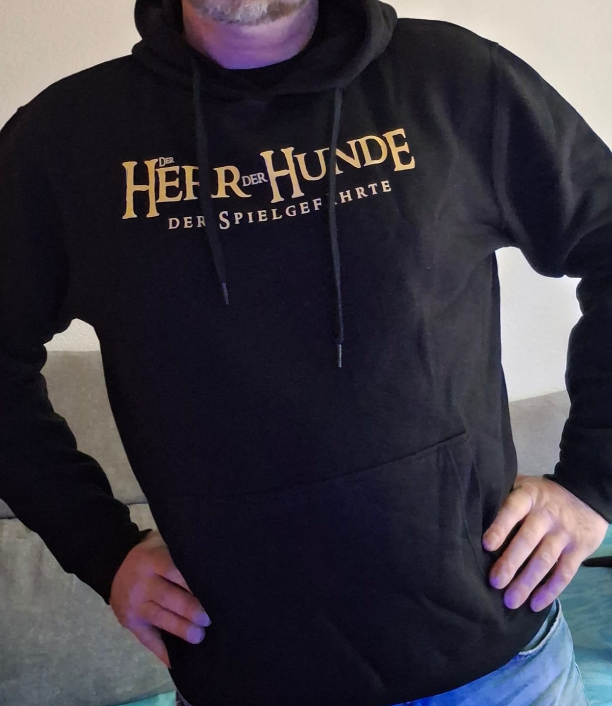 Customer photo review of HERR DER HUNDE | Basic Hoodie Unisex