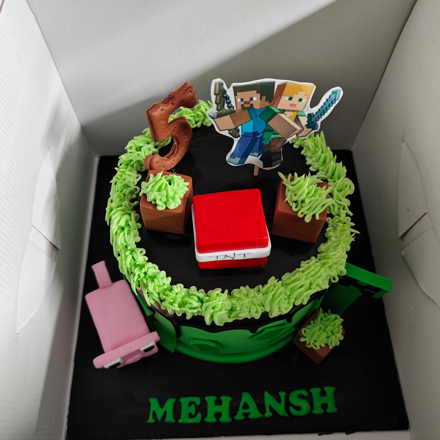 Customer photo review of Minecraft Drip Design Cake for Kids