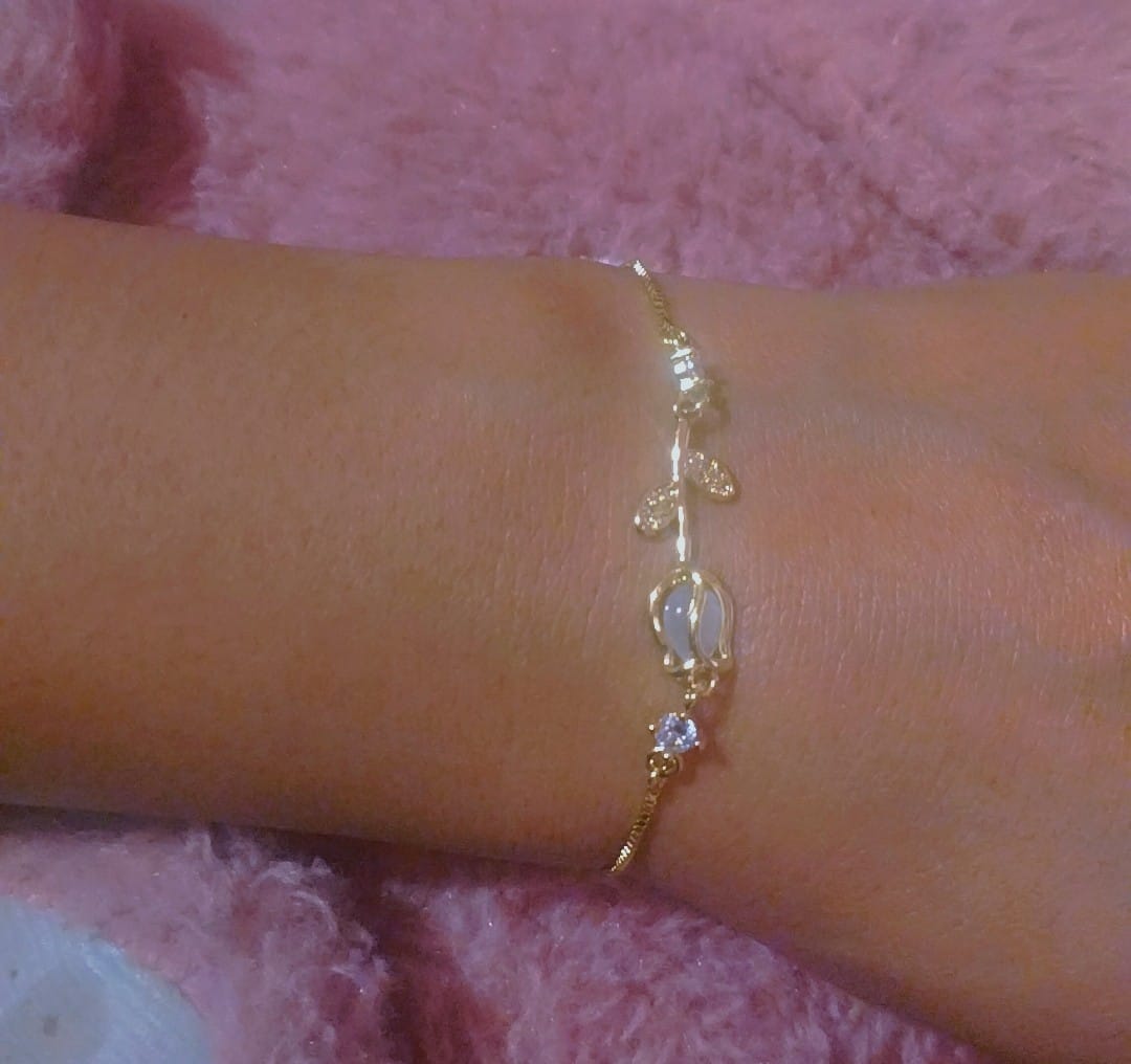 Customer photo review of Pulsera Ajustable Tulipán