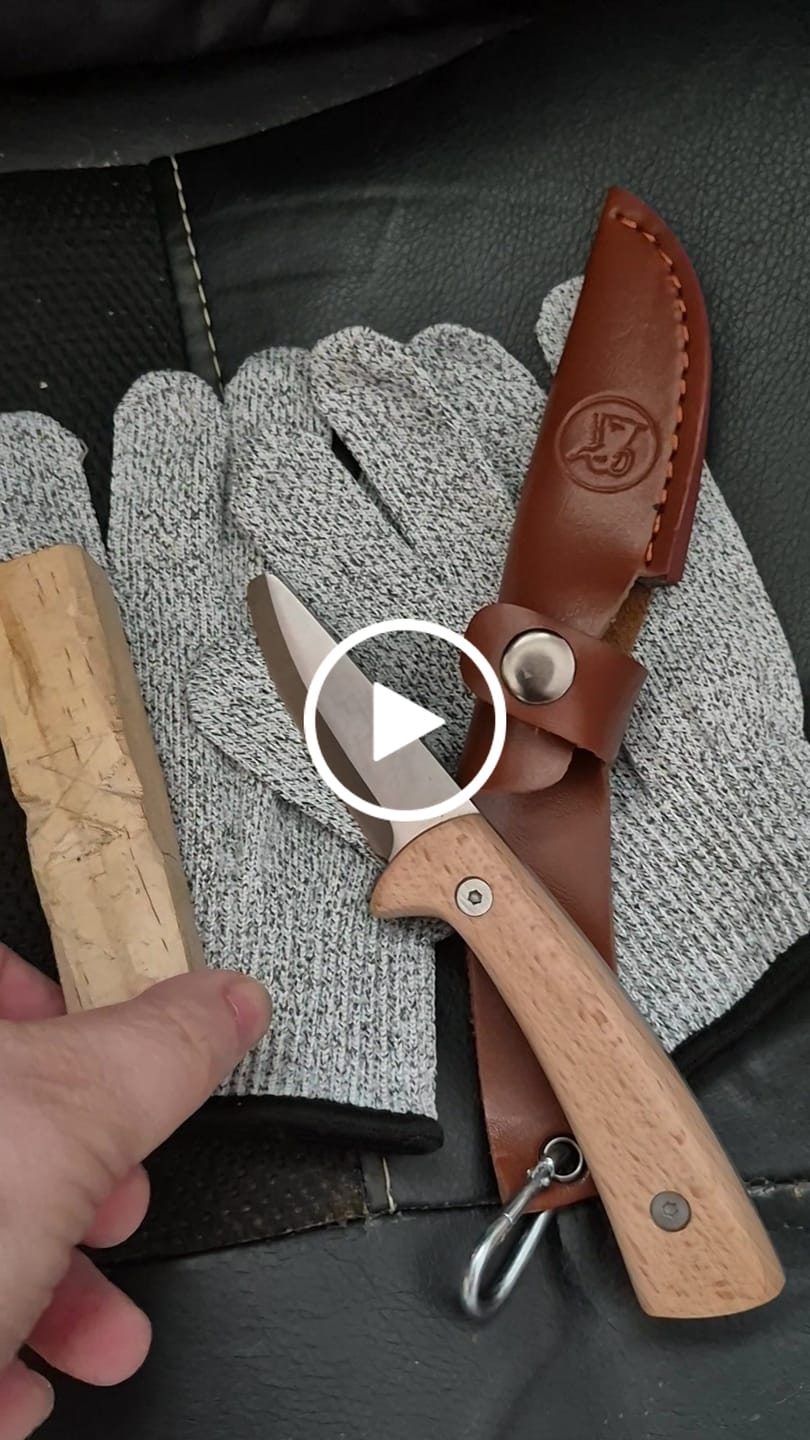 Customer video review of Schnitzmesser mit Handschuhen und Ledertasche