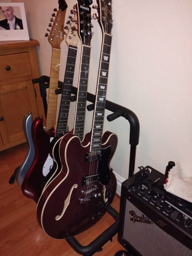 Customer photo review of Donner DJP-1000 JAZZ Electric Guitar