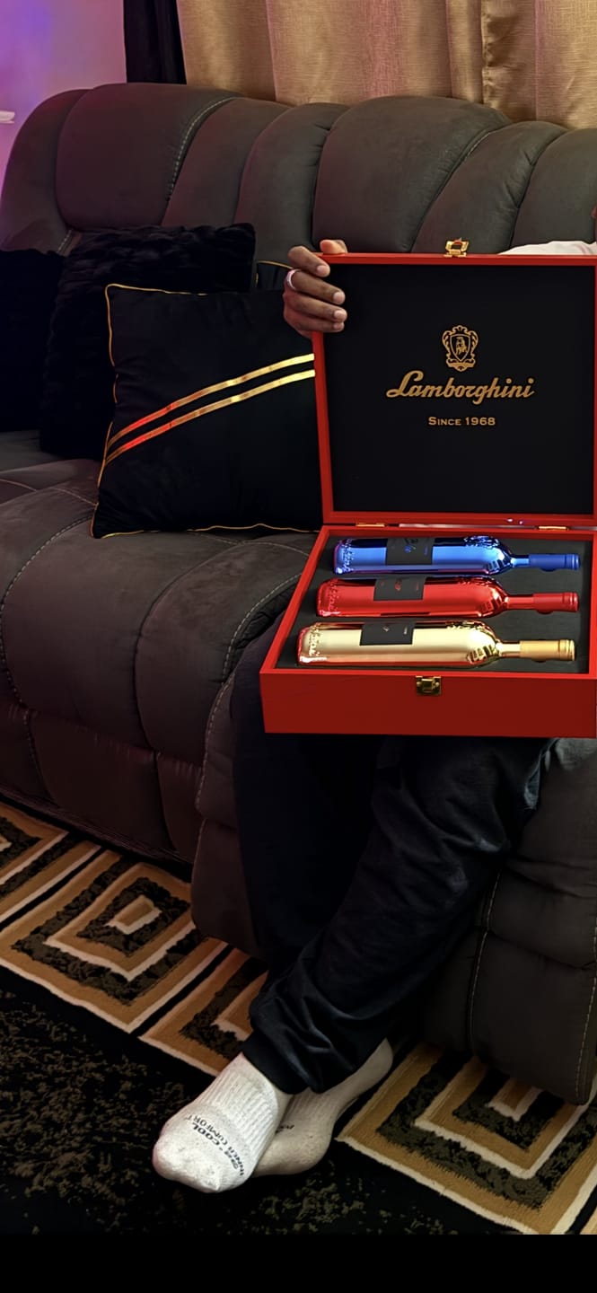Customer photo review of Lamborghini LUXE Red Collection with Gift Set