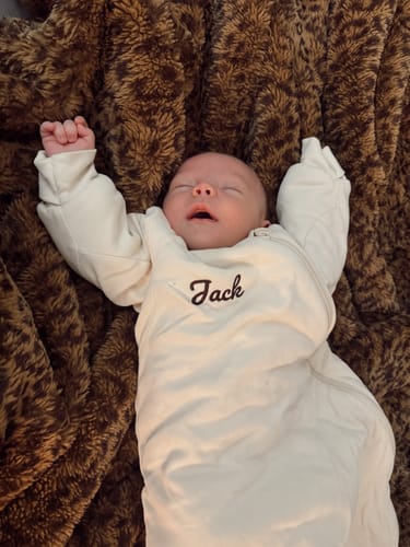 Customer photo review of embroidery-service