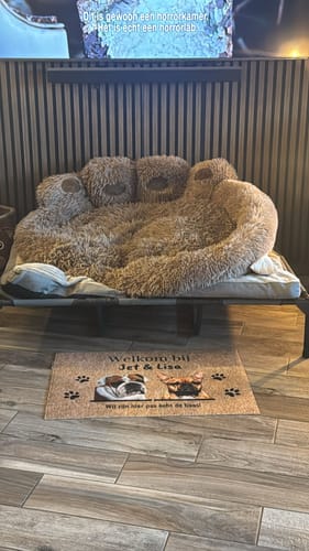 Customer photo review of Welkom bij - Gepersonaliseerde huisdier deurmat