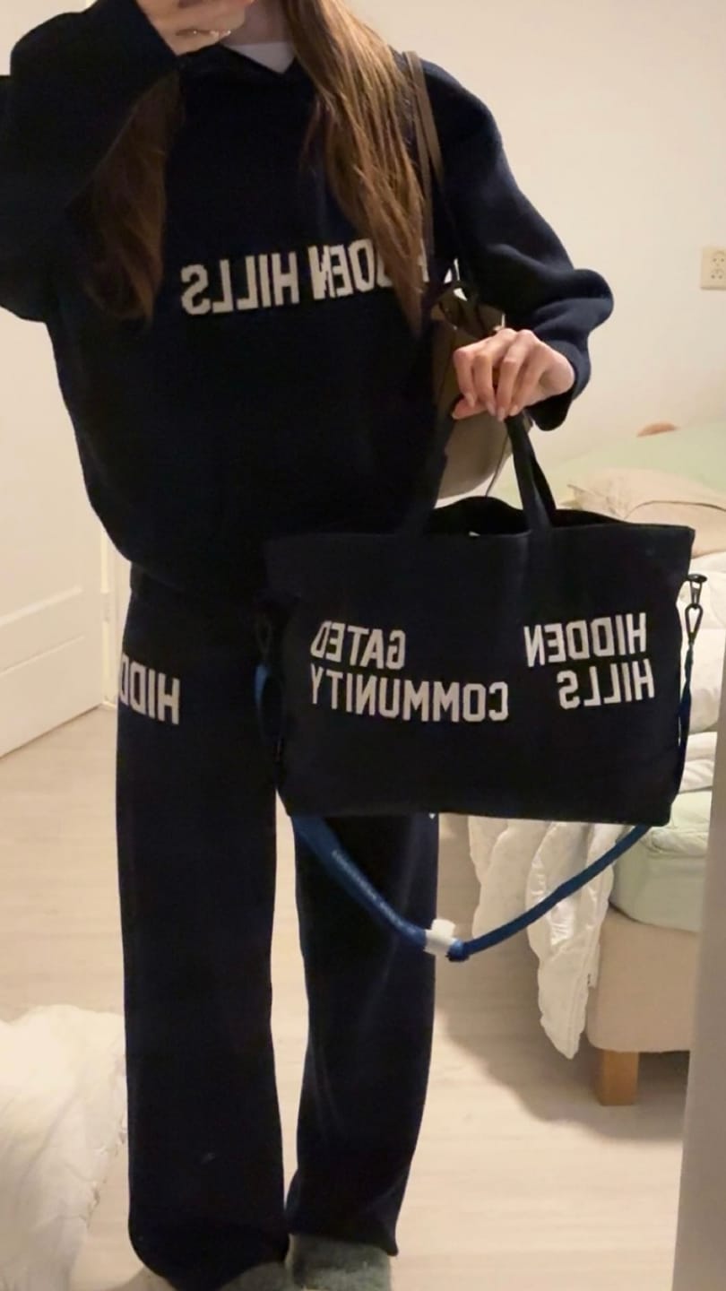 Customer photo review of GATED COMMUNITY CANVAS SHOPPER BAG