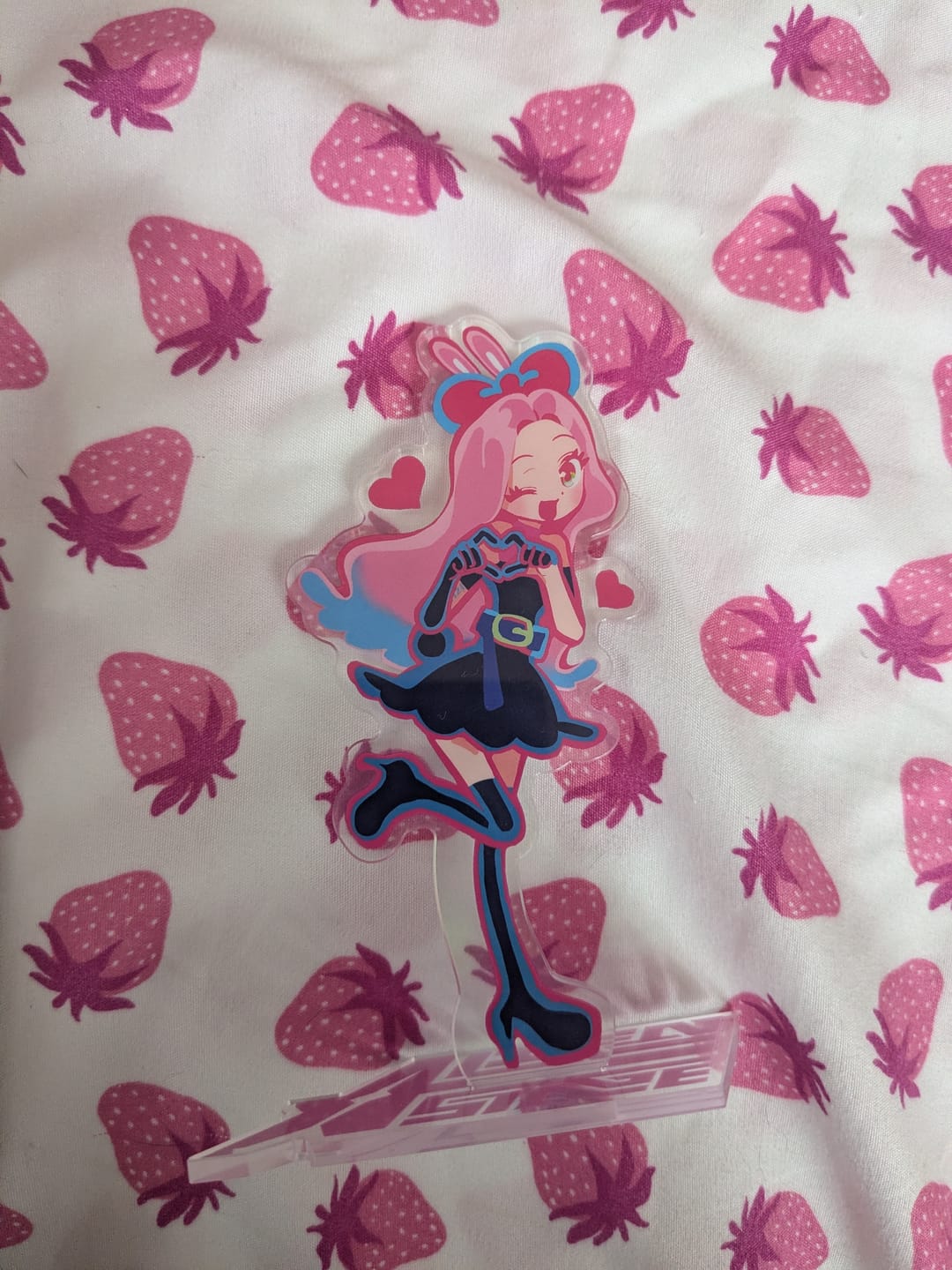 Customer photo review of Alien Stage Rabbit Series Acrylic Standee & Photocard