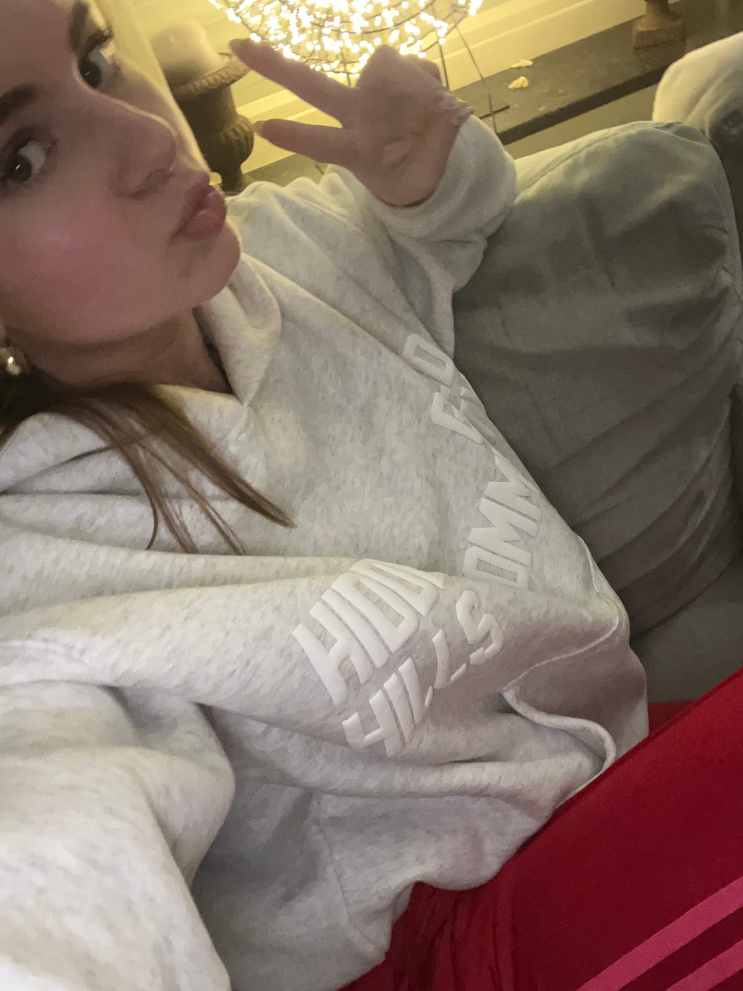 Customer photo review of GATED COMMUNITY HOODIE LIGHT GREY