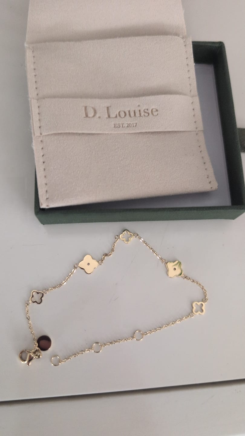 Customer photo review of Multi Clover Bracelet