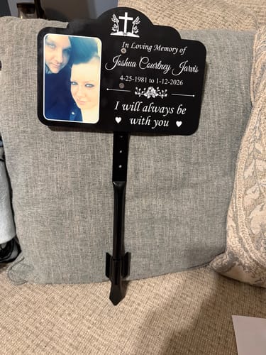 Customer photo review of Custom Memorial Yard Sign with 16" Stake, Personalized Grave Marker with Photo, Rust-Free Aluminum Remembrance Plaque for Loved Ones