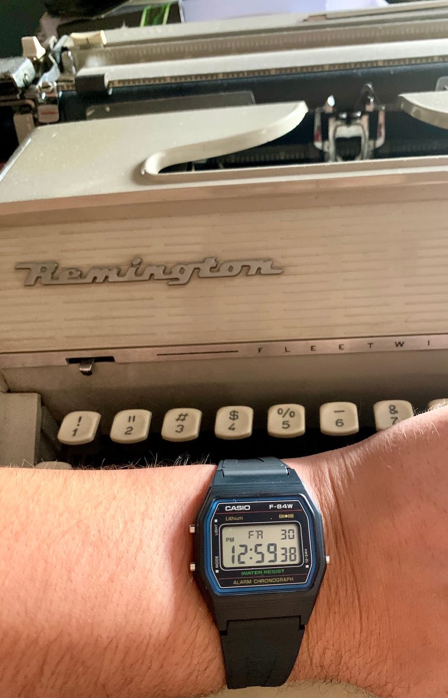 Customer photo review of Reloj Casio Vintage F-84W-1 Mercado Japonés JDM