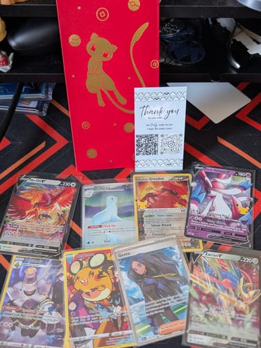 Customer photo review of Dark Sylveon V SWSH134  - Holofoil SWSH Sword & Shield Promo Cards - Promo