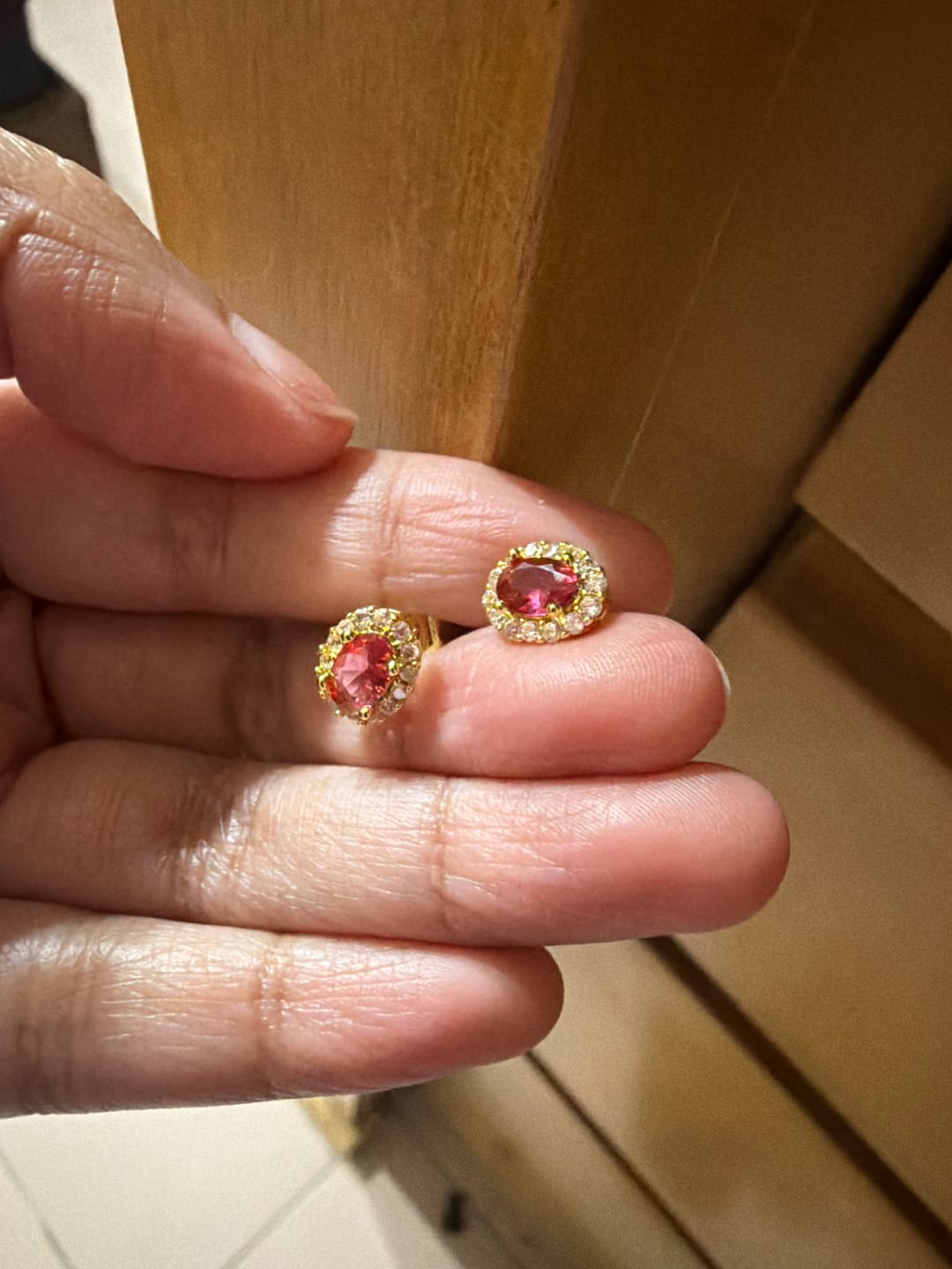 Customer photo review of Par Arete Ovalado Birthstone