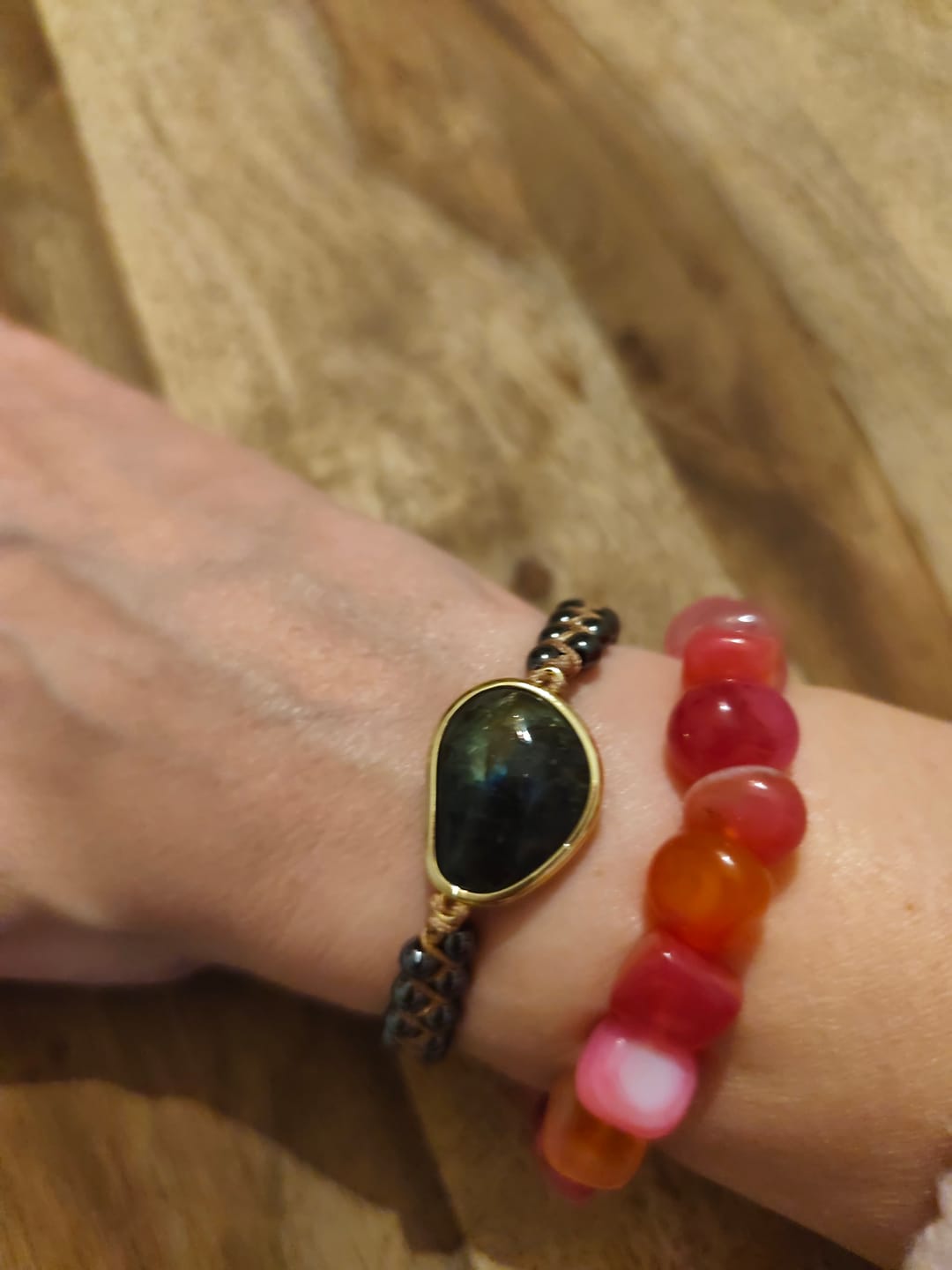 Customer photo review of Bracelet "Oeil Céleste" en Labradorite & Hématite