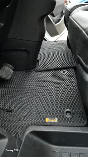 Customer photo review of Fußmatten für Van - Komplettset