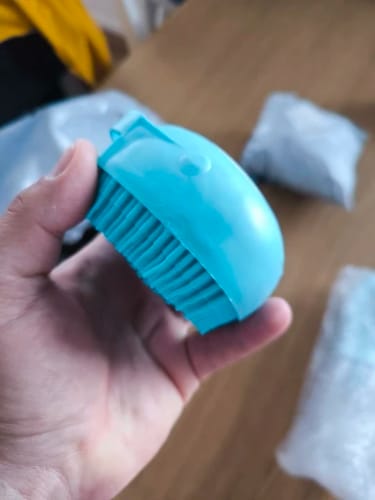 Customer photo review of A Gentle Clean Your Pet Will Actually Enjoy
SoftPaws™ Grooming Shampoo Brush