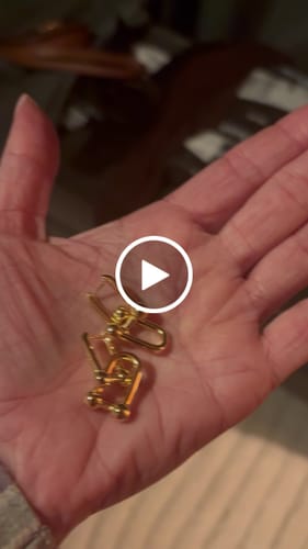 Customer video review of CD TRIBALES PEARL EARRINGS