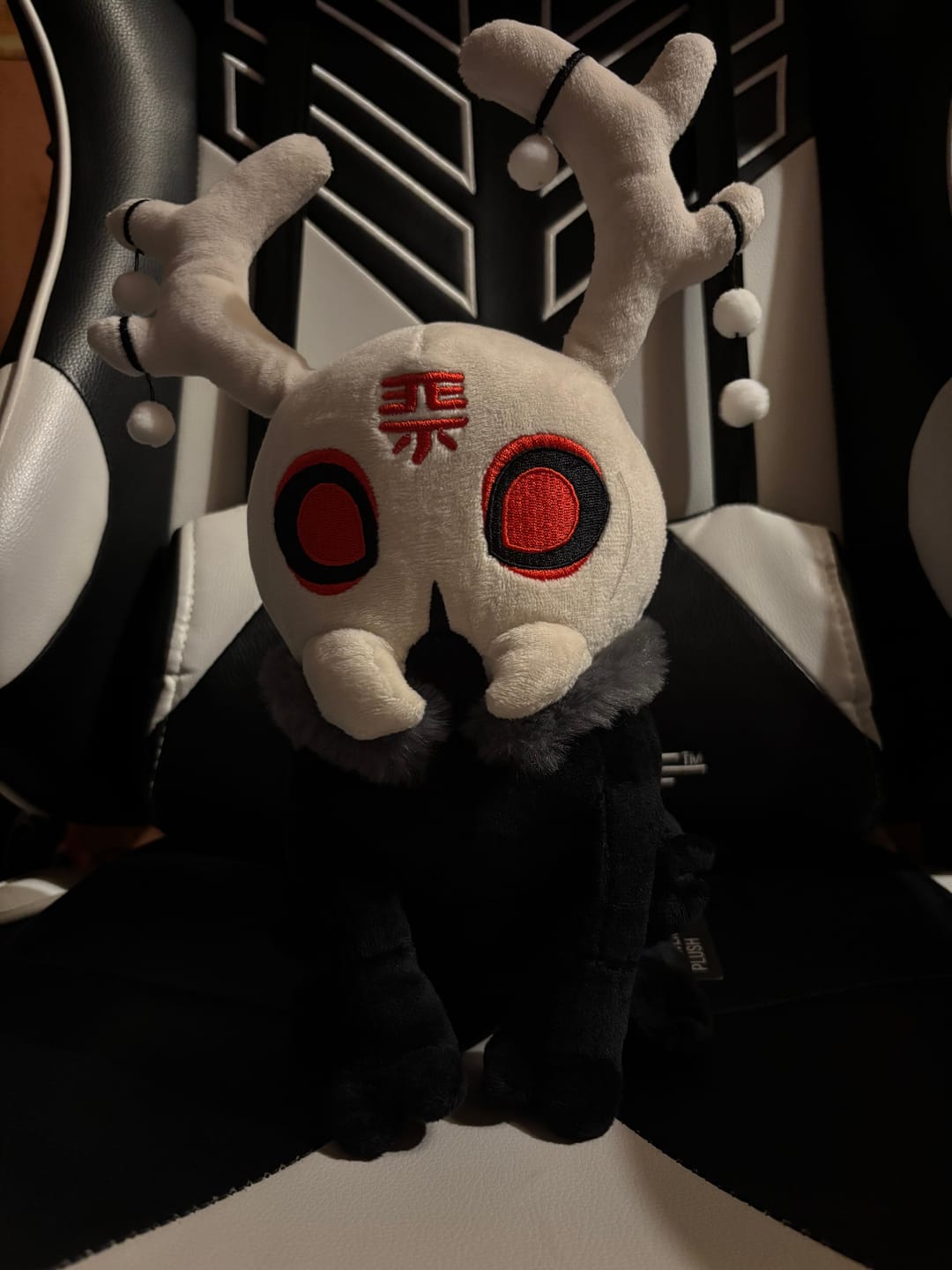 Customer photo review of Rain World - Scavenger Chieftain Plush