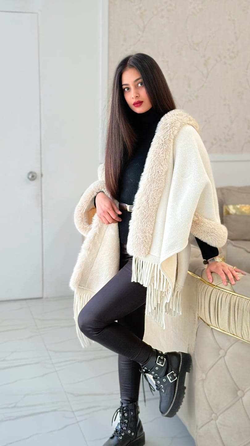 Customer photo review of Amelia Fleece Winter Capes With Fur Cap