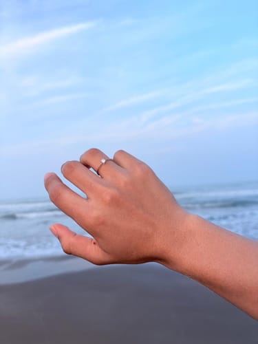 Customer photo review of Anillo Ajustable de Promesa Destiny Plata925