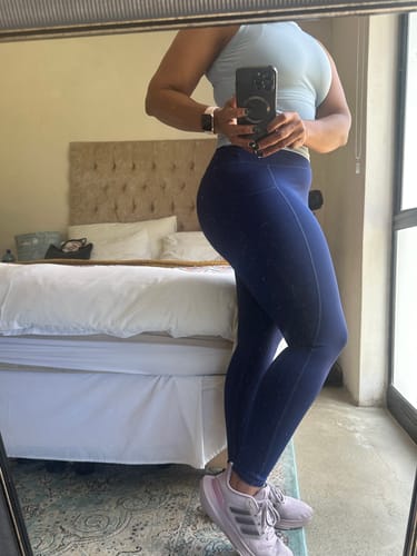 Customer photo review of High Waist Pocket Leggings