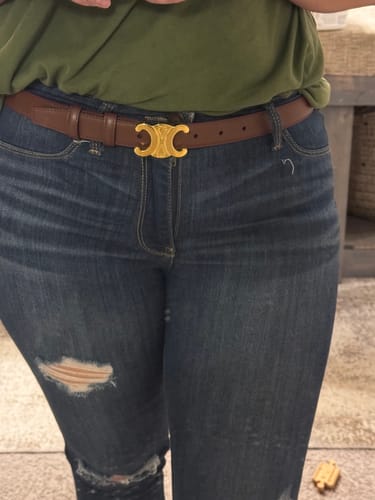 Customer photo review of CL MEDIUM 25 MM TRIOMPHE BELT IN CHOCOLATE BROWN LEATHER GOLD HARDWARE