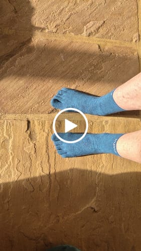 Customer video review of Injinji Liner Crew Mens Ocean