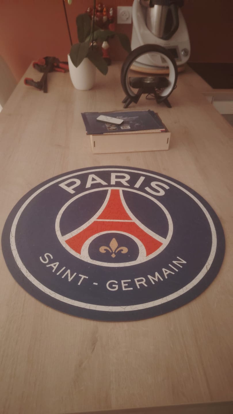 Customer photo review of Logo Paris Saint-Germain® - Puzzle en Bois