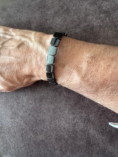 Customer photo review of Pulsera Hora Hematita
