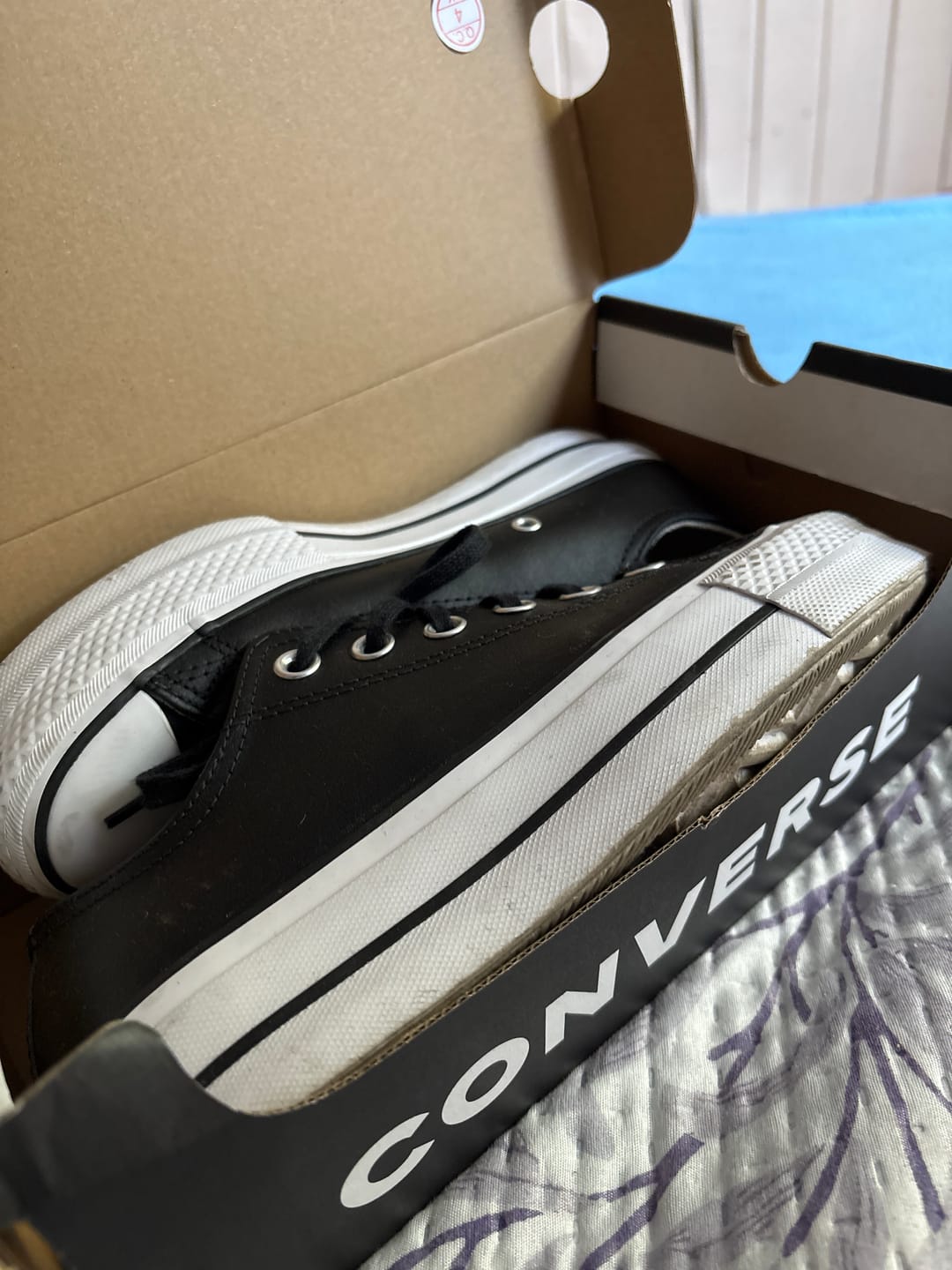 Customer photo review of Zapatilla Converse Chuck Taylor Plataforma Cuero Low Mujer Negro