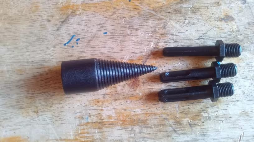 Customer photo review of Brennholz-Spaltbohrer 32mm – Kegelspalter für Bohrmaschine