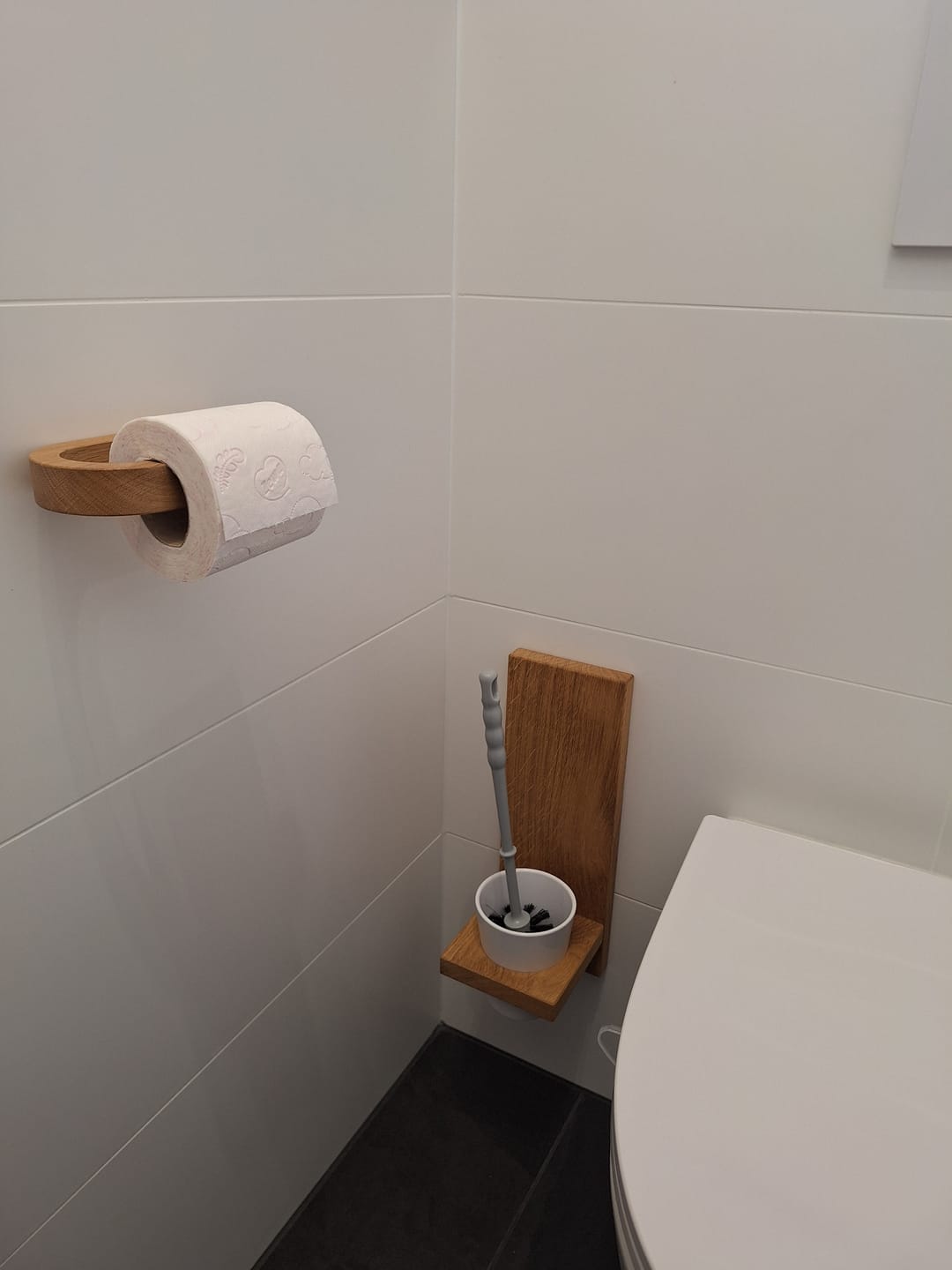 Customer photo review of Toilettenbürstenhalter LARA aus Holz