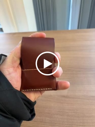 Customer video review of Slimmad plånbok i äkta läder