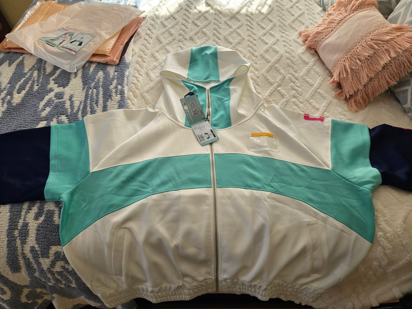 Customer photo review of Hatsune Miku Future Rhythm Series Coat