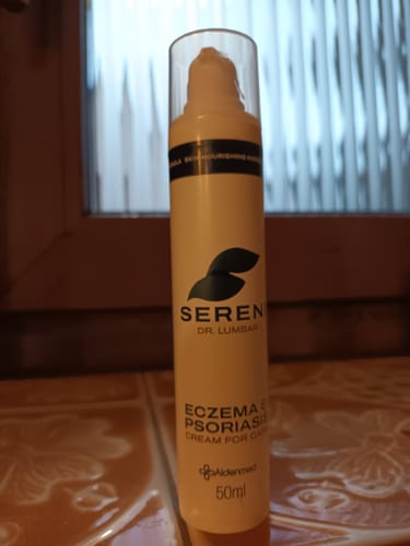 Vásárló fotója a fehér, pumpás SERENI Pikkelysömör és Ekcéma Krémről.