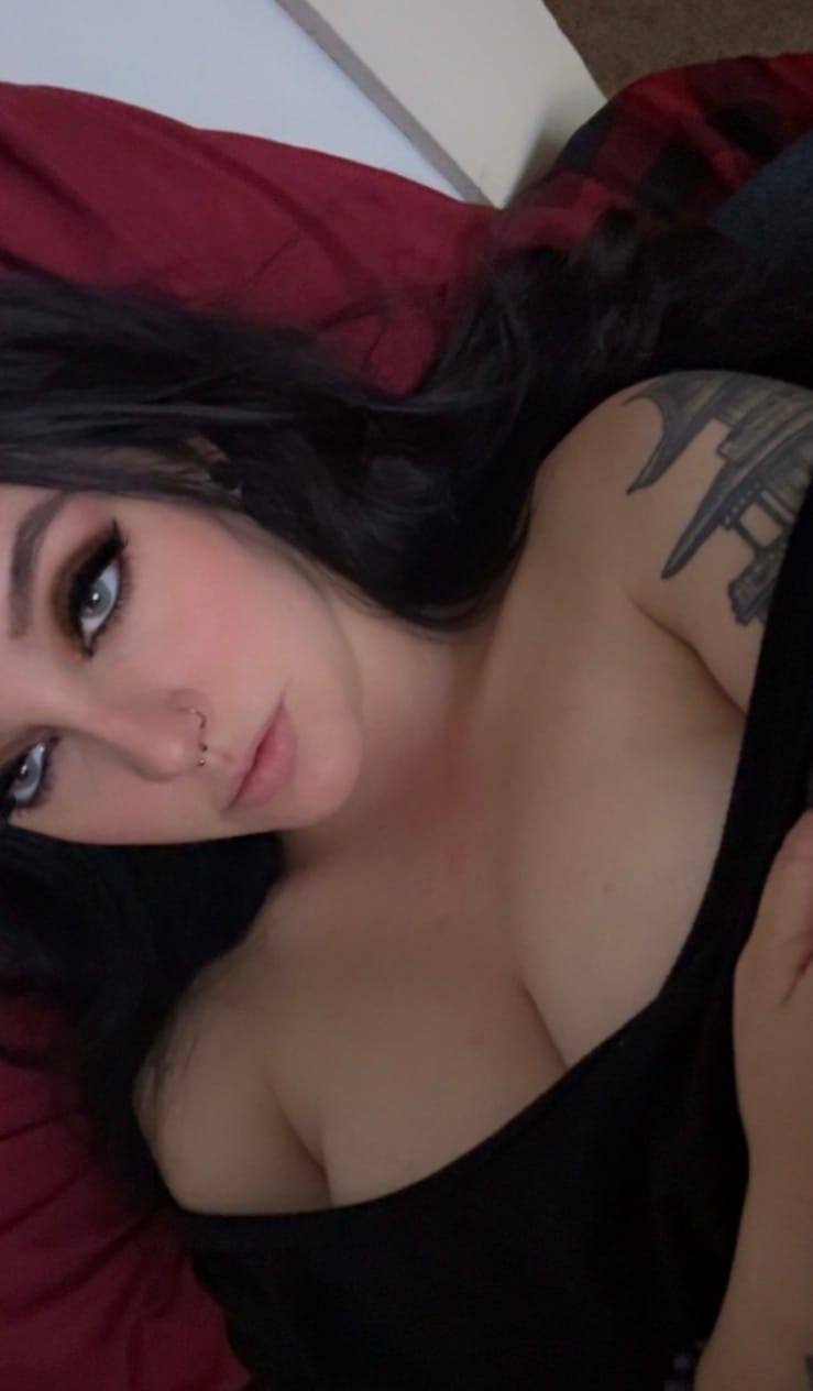 Customer photo review of Hidrocor Quartz Blue Gray Prescription Colored Contact Lenses