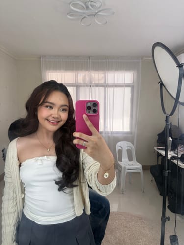 Customer photo review of 22" Bombshell Curls