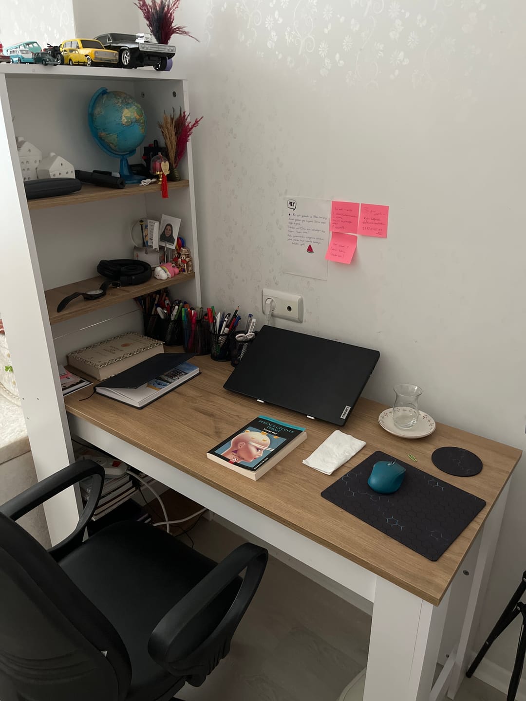 Customer photo review of Rani HA106 Raflı Çalışma Ofis Bilgisayar Masası Sepet Ceviz - Beyaz