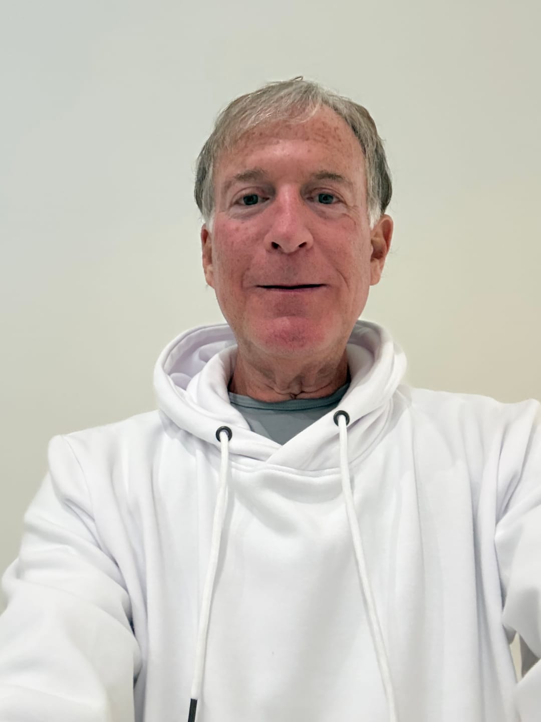 Customer photo review of 021 ESSENTIAL DROP-CUT HOODIE