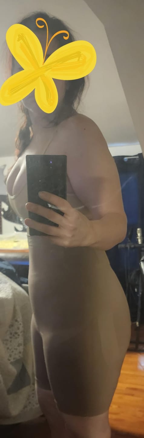Customer photo review of Women's Tummy Control Butt-Lifting Shapewear