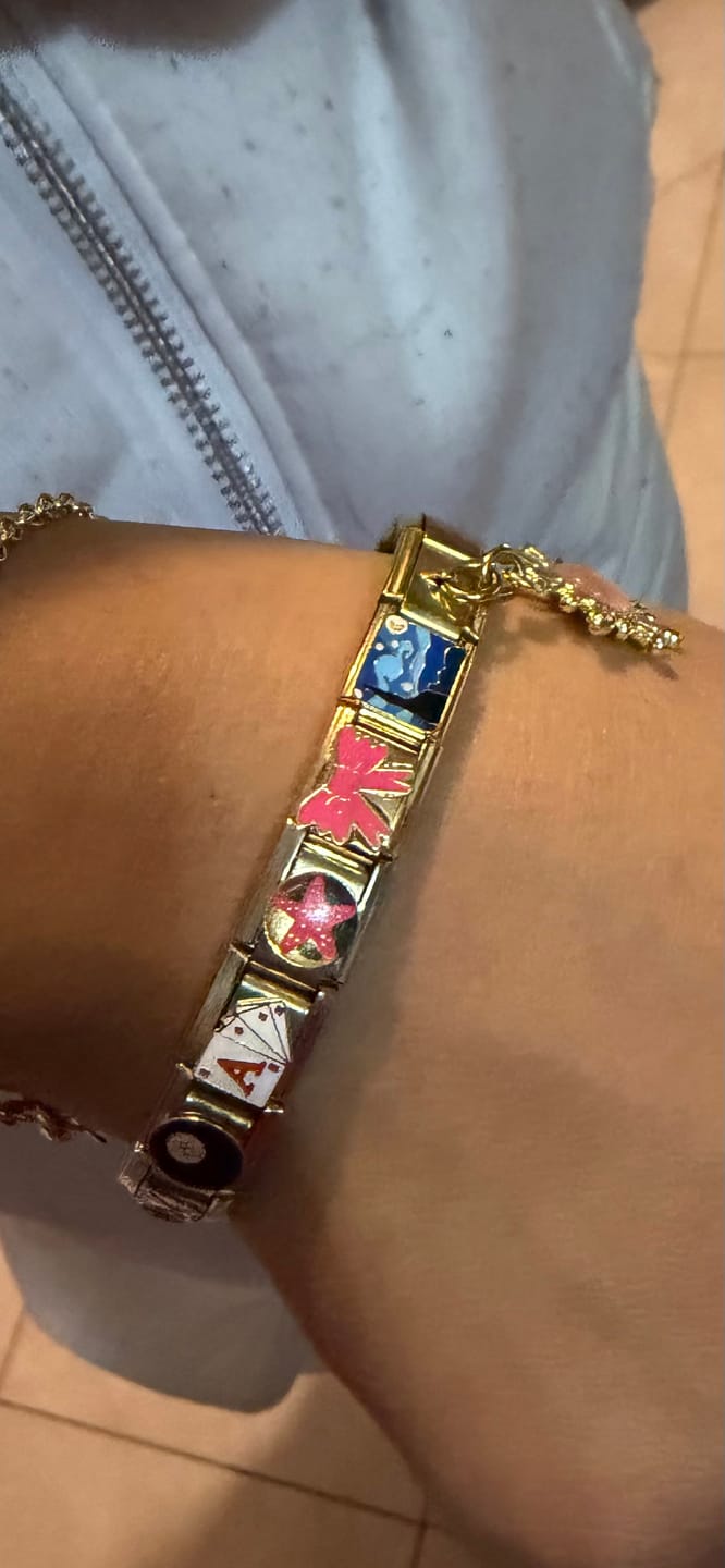 Customer photo review of Charm Moño