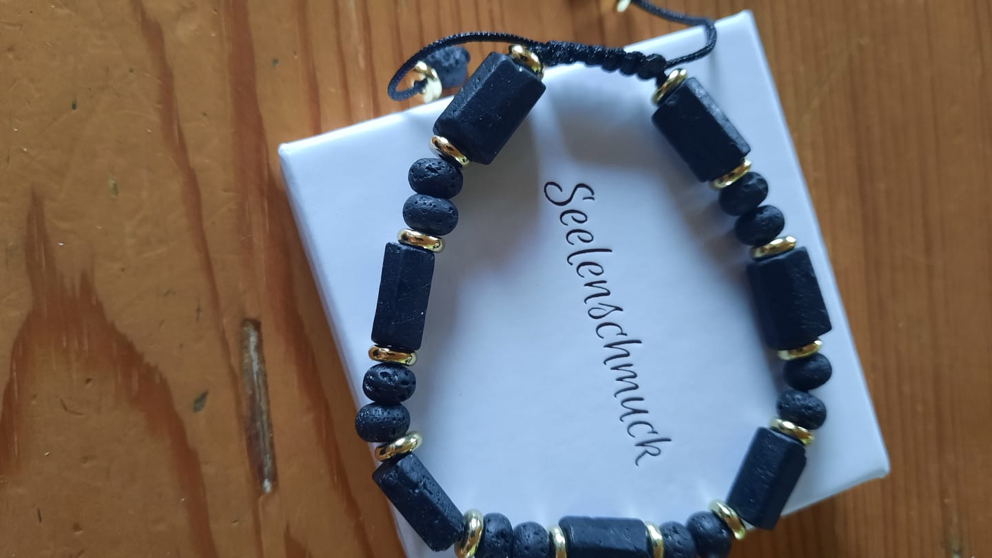 Customer photo review of Turmalin Armband - Natursteine