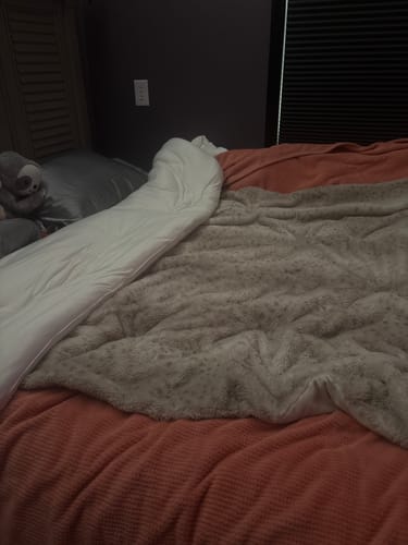 Customer photo review of MarshMellow Comforter