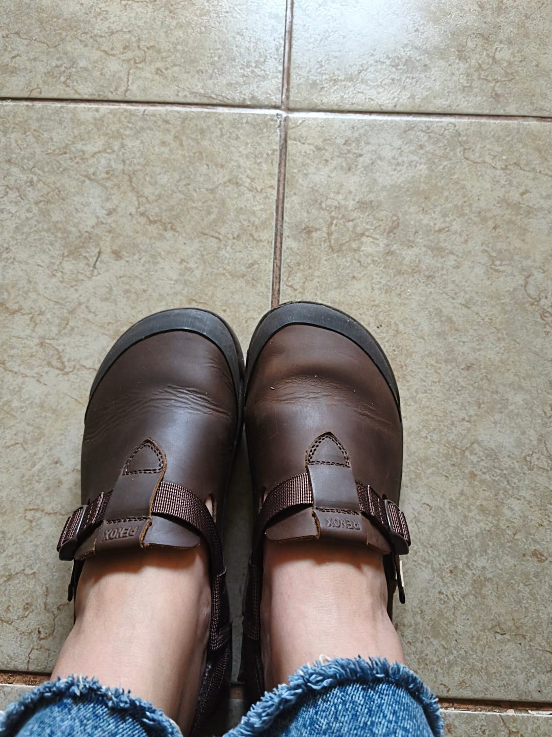 Customer photo review of Zueco Terra Clog Todo Terreno Café Chocolate Unisex